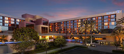 Exterior shot of front of Hilton Costa Mesa Hotel